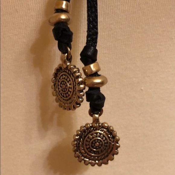 Chocker - Picture 2 of 4